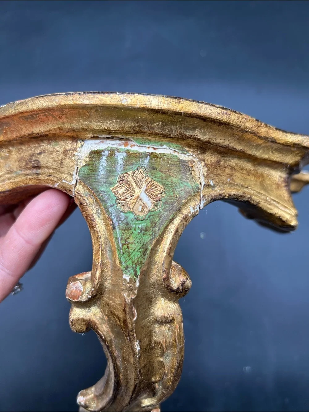 Vintage Florentine gilt wall shelf